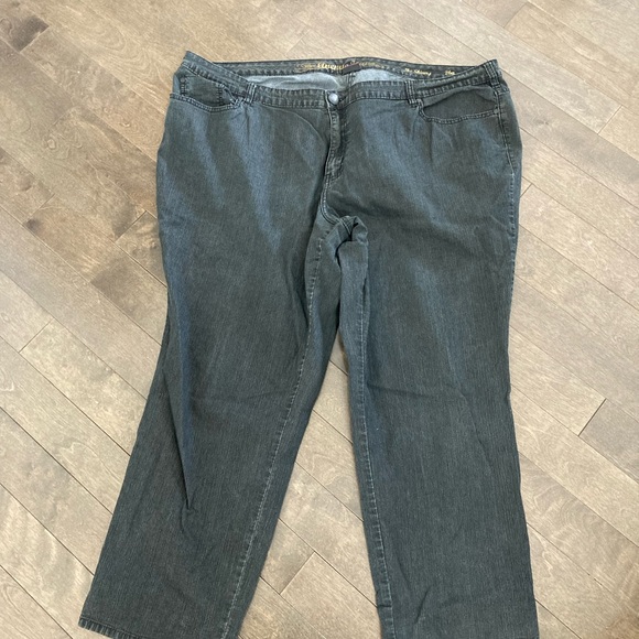 Avenue Size 26a (Average) Black Skinny Jeans Inseam 29 - Picture 2 of 8